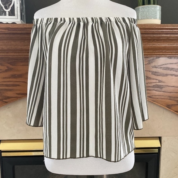 Ambiance Striped Off the Shoulder‎ Top Sz. S - Picture 1 of 8